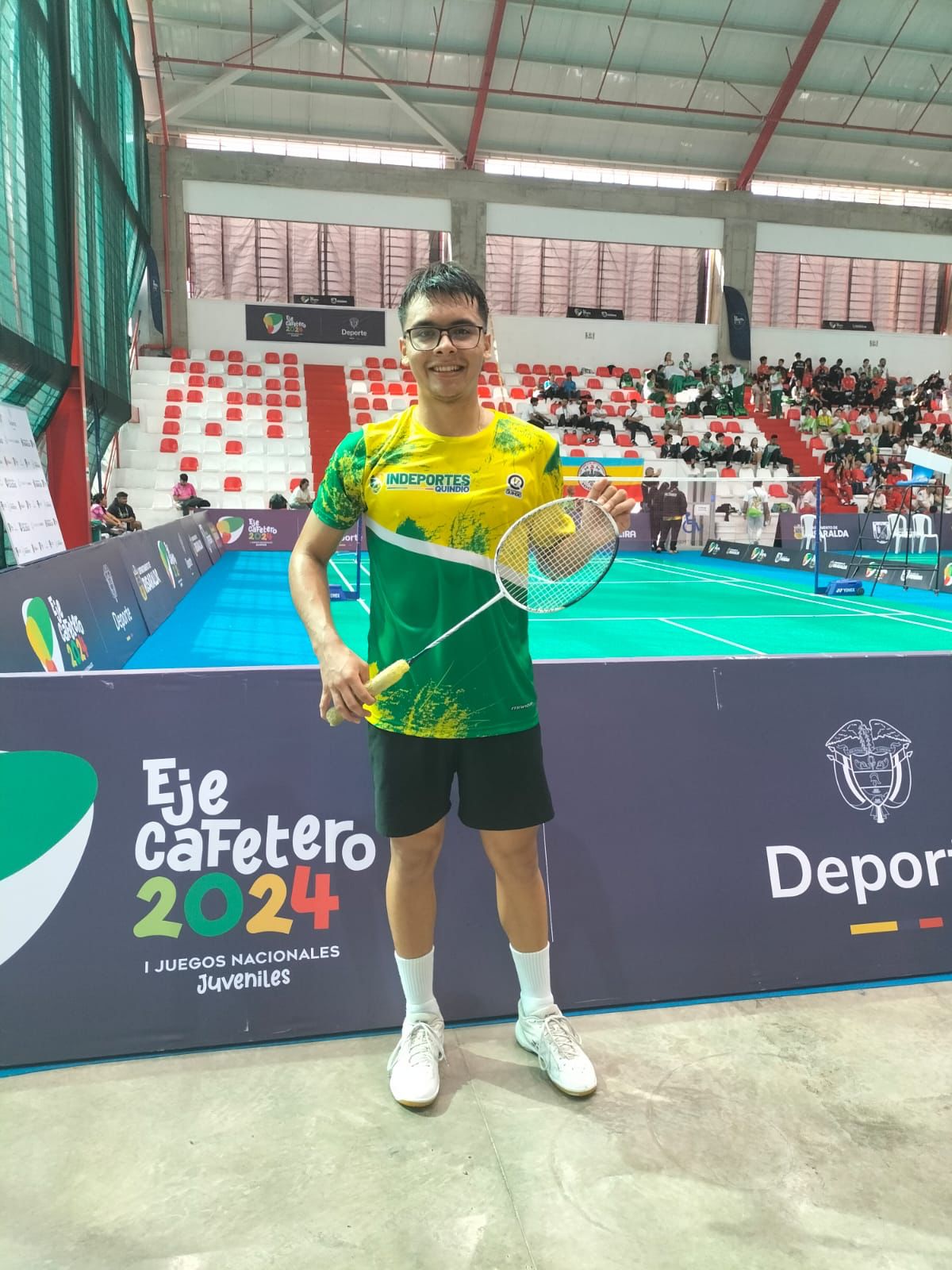 ¡PASÓ A MAYORES! NICOLÁS MORALES, ESTRELLA QUINDIANA DEL BÁDMINTON, DEBUTA COMO ÉLITE EN EL TORNEO INTERNACIONAL GIRALDILLA 2025